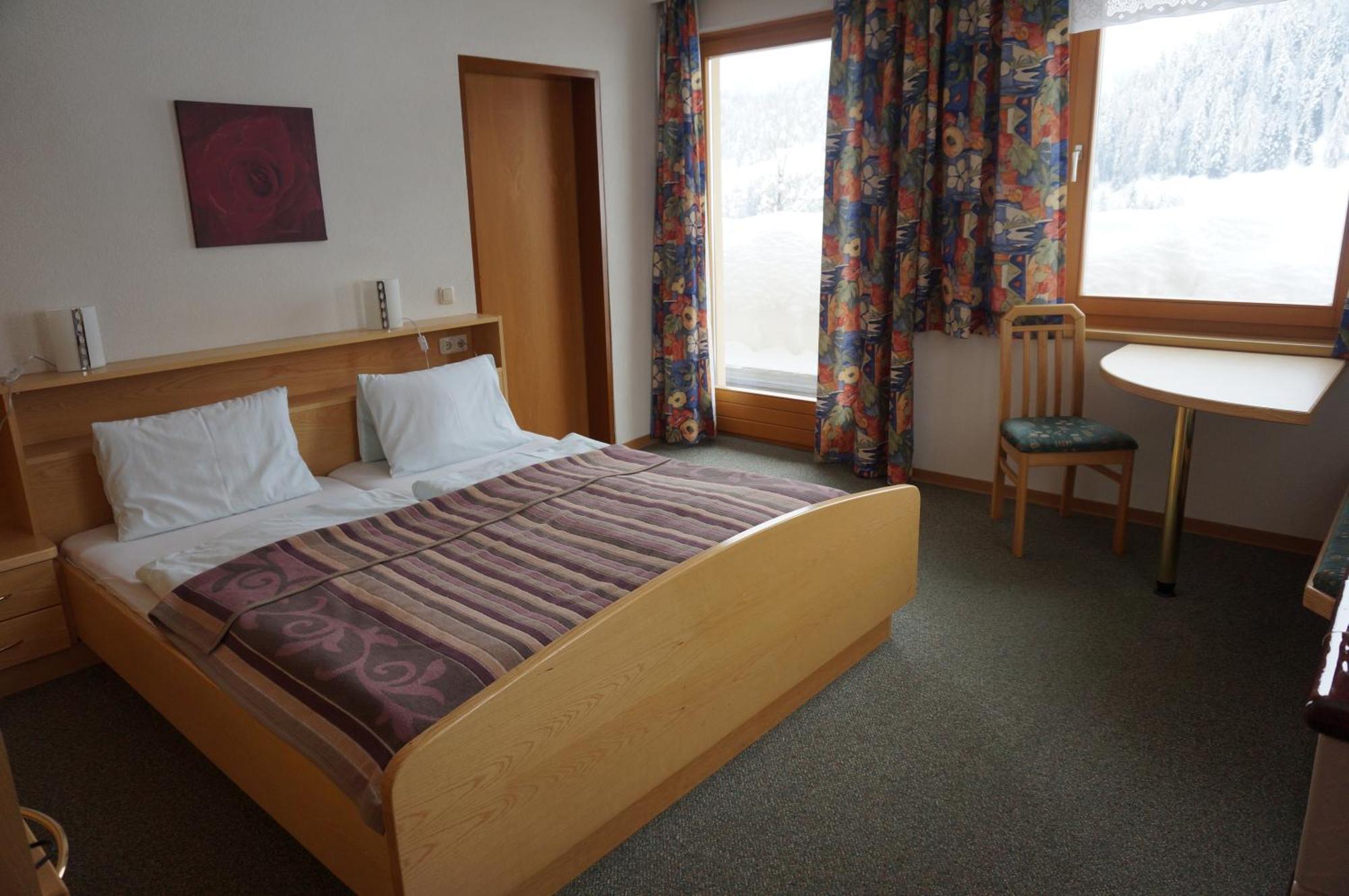 Hotel Gasthof Luggau Maria Luggau Zimmer foto